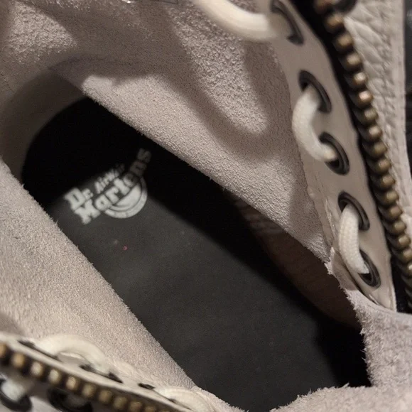 Dr. Martens Sinclair Platform Boot Zipper - Picture 12 of 13